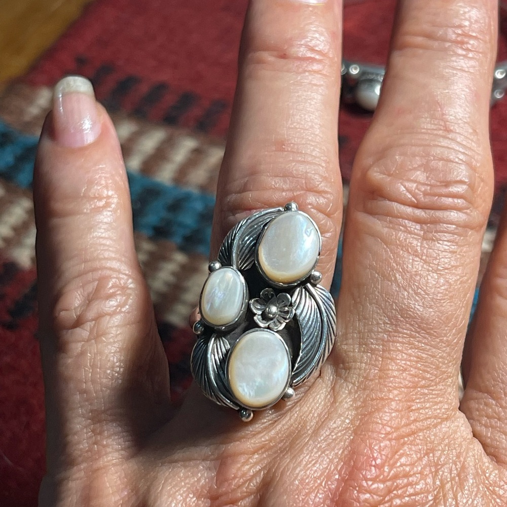 Navajo Sterling MOP ring